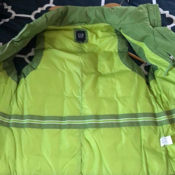 Gap Green Puffer Vest - Picture 3 of 8
